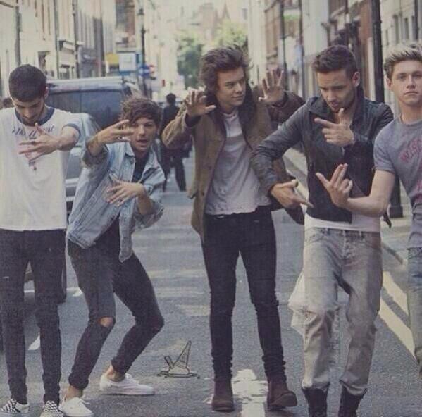 the real one is so awkward/photoshopped I hate it