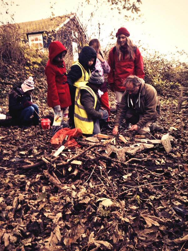 FoxfieldPrimary's tweet image. Everything is too wet! #fireproblems