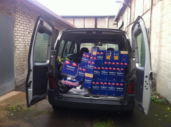 crey132's tweet photo. Nous lançons un appel pour une collecte de denrées alimentaires (riz, pâtes et huile).  http://t.co/kV9vXrIz59. http://t.co/sLuXGqpUTI