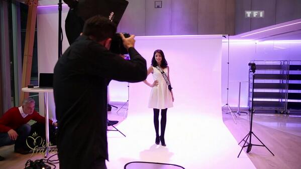 MissFranceTF1's tweet photo. #MissFrance 
1er shooting photo officiel pour les 33 Miss !
Vidéo ▶ http://t.co/hl1ZFxDd9p http://t.co/pb3nSiuvB5