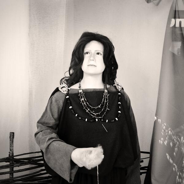 Tom_Haskinz's tweet image. I saw Jesus' mother in evesham today @JoeyEssex_ #zesus