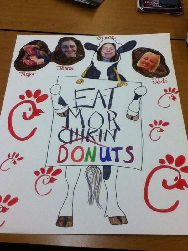 Taylor_60's tweet photo. We're ready to bring the heat this year in donut eating. 😜 @GraceCarlson0 @JennaL_33 @jodijensen18 #sharejoys http://t.co/wqXQzkf9mu