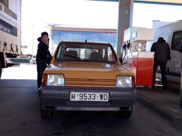 twopandas1's tweet photo. Repostando nuestro nuevo bólido! Sólo nos falta uno más! 😃 http://t.co/BPN8Khya6t