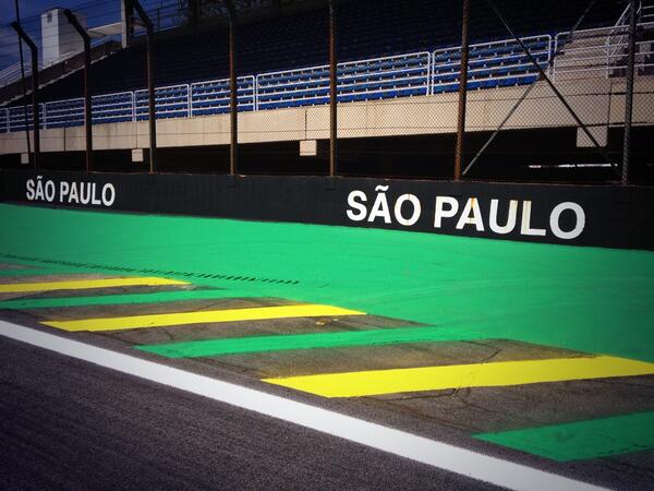 AlpineF1Team's tweet photo. Just in case the drivers forget where they are; can't imagine who could get lost around here... #KimiNav #F1 http://t.co/cl9546SbrE