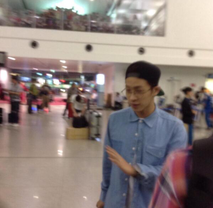 BZms2mfCcAARbtv.png:large