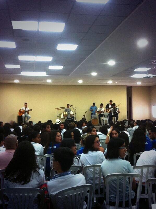LucasPereira2's tweet photo. A correria foi grande, deu tudo certo. Err3 mininooo http://t.co/HkeIEPKk0i