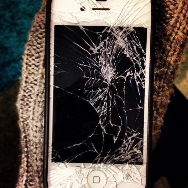 EmilyMcCabe_'s tweet image. It's just the fact that I can't see half the things I'm doing #isthisspeltrighr? #itsnoteven