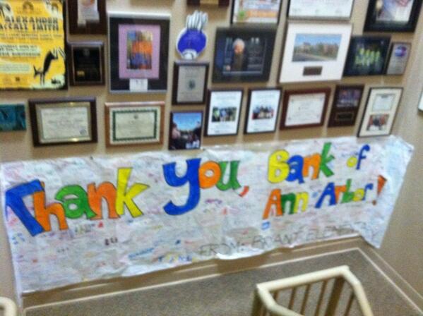 jackie_jjenkins's tweet image. Sweet thank you mural @bankofannarbor from Bryant Elementary#VOTEjumpstARTS