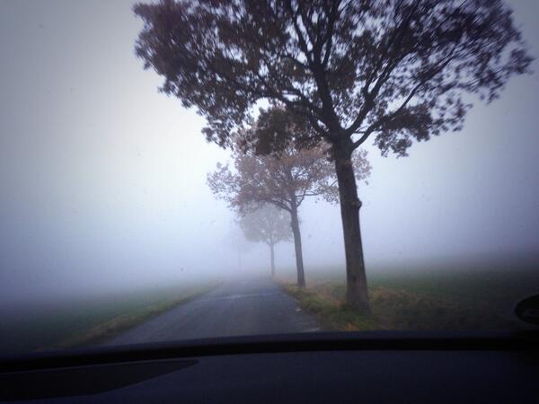 brokenblood1's tweet photo. Ghost Street :O #creepy #Ghosts #fork #nothing #dark http://t.co/wJSZb2knPr