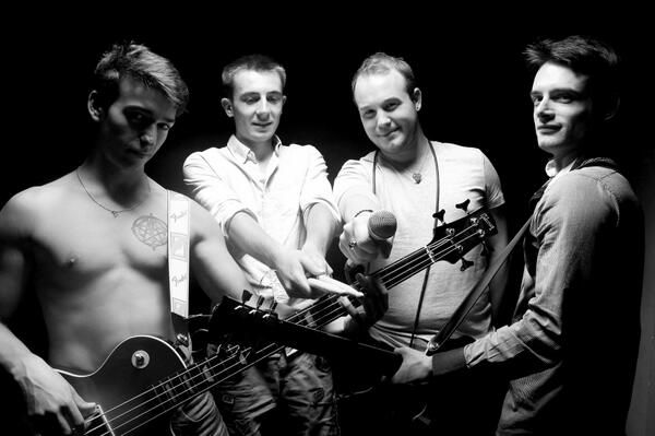 DIVE211's tweet image. 