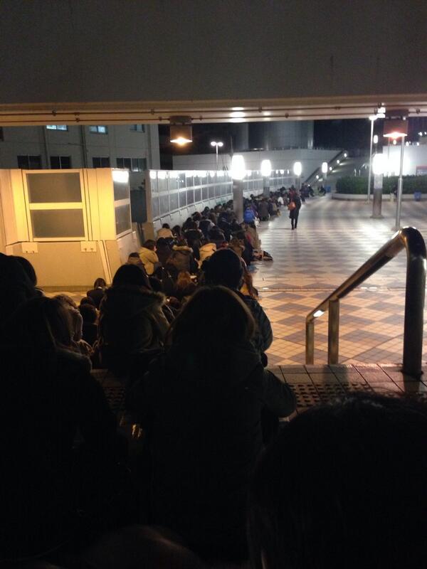 ひろみ 嵐グッズ列 5時すぎに着いて ここ Http T Co 22q2jlfd6l Twitter