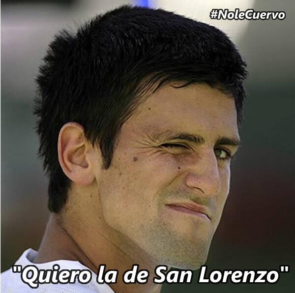 MundoAzulgrana's tweet photo. Macri le intentó dar la camiseta de Boca a @DjokerNole pero el pidió la del Ciclón. #NoleCuervo http://t.co/VHDdu6oQCn