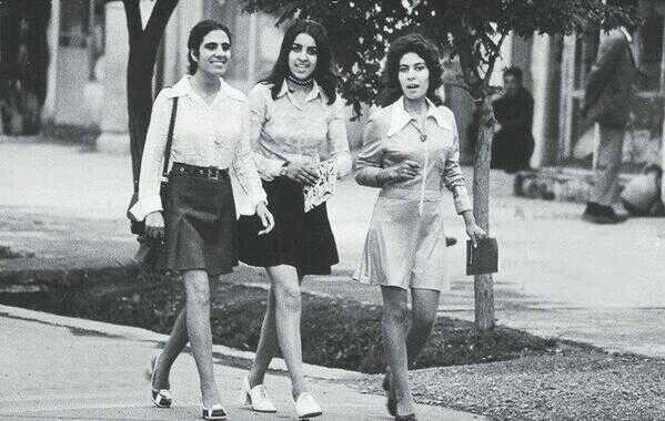 CoinWuTang's tweet photo. Las mujeres en Afganistán,  1970. http://t.co/mbvxjZ8fp3