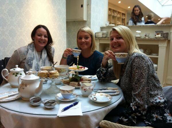 dolly_mixture27's tweet photo. @Lois_Mylee @lauracaunter civilised afternoon tea ☕️🍰 love you girlies xx http://t.co/BEPpXAKbVQ