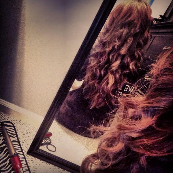 Kaiiit_xoxo's tweet image. My hair tho &amp;gt; #Curly #LongAf #RealShit #NoPlastic #Lmfao #ThatShitILike