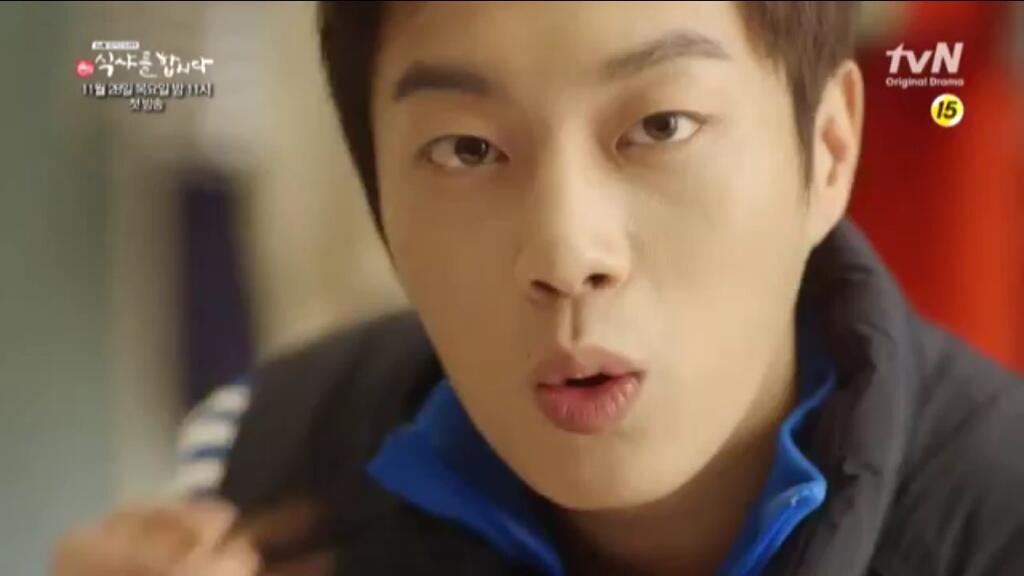 BZo_183IcAAjsNF.jpg:large