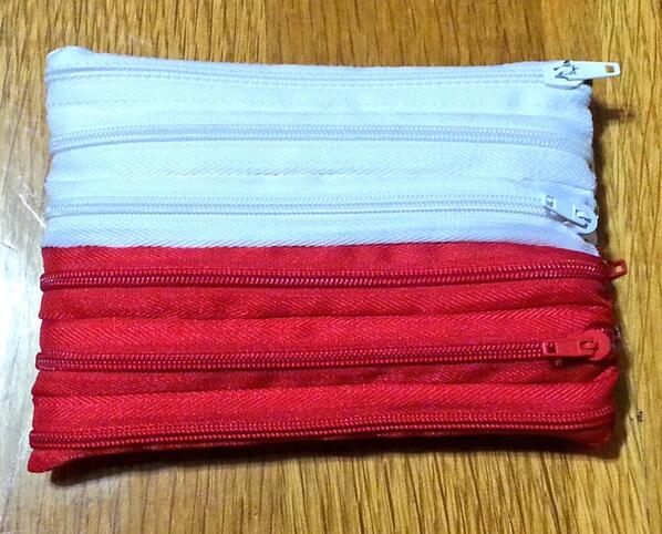 ZipersMex's tweet photo. ¿Blanco y rojo?, ¿rojo y blanco?, no importa si no te decides en el orden, de donde lo veas te gustará #ZIPERS http://t.co/8RRUXdWg82