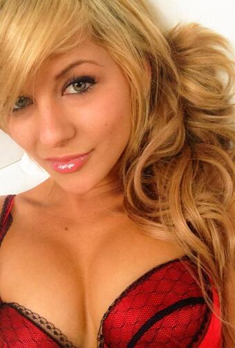 Have I ever told you how much I LOVE the holidays?! ?
???

Mwah! XOXO 
@blackbelttv @Playboy @PlayboyDotCom