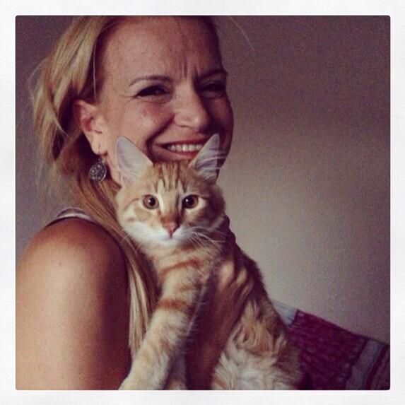 emine_ik's tweet photo. ciplak kafa mutluluk cok basit, sadece iste:) http://t.co/YecyA53w0Y