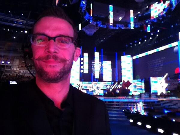 ElAnanta's tweet photo. Waiting for #thelatingrammys to start. Don't miss it starting in a hour on #univision #thelatingrammy http://t.co/3Xgwb27jDv