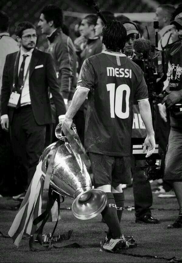 Tataopinion's tweet photo. "@CalinFCB: El mejor jugador de la historia. #D10S http://t.co/mwE3kQTNW5"