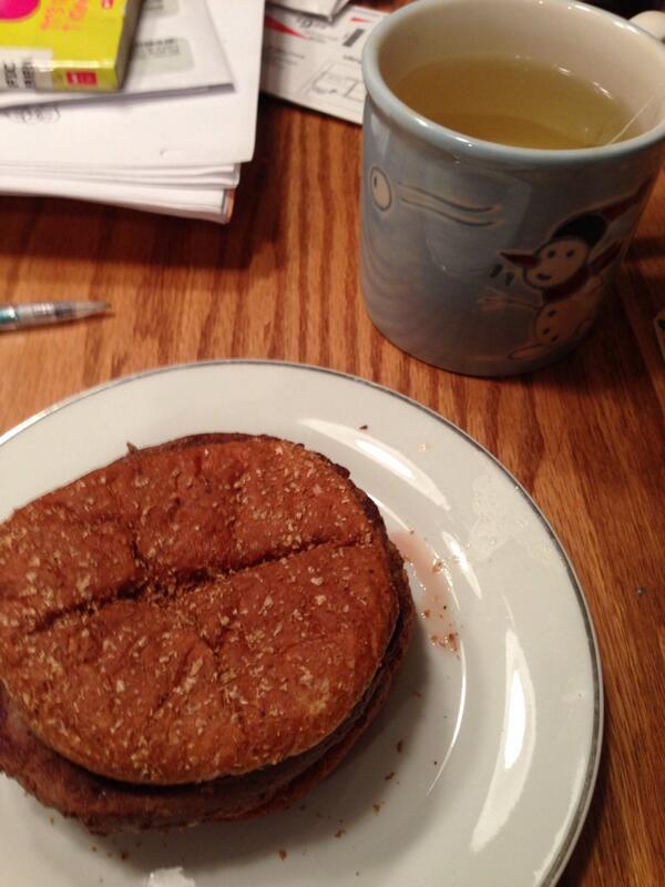 FatToFlawless's tweet photo. Instead of KFC made myself a turkey burger on wheat w/ real cheese honey mustard&amp;lettuce w/ green tea😋😋 http://t.co/4BRJt93MTN