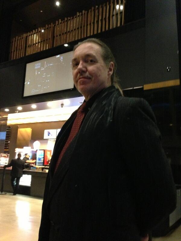 FeetzK's tweet image. @simonpegg missing you at #MobCity premiere #DavidJSchow and ME!