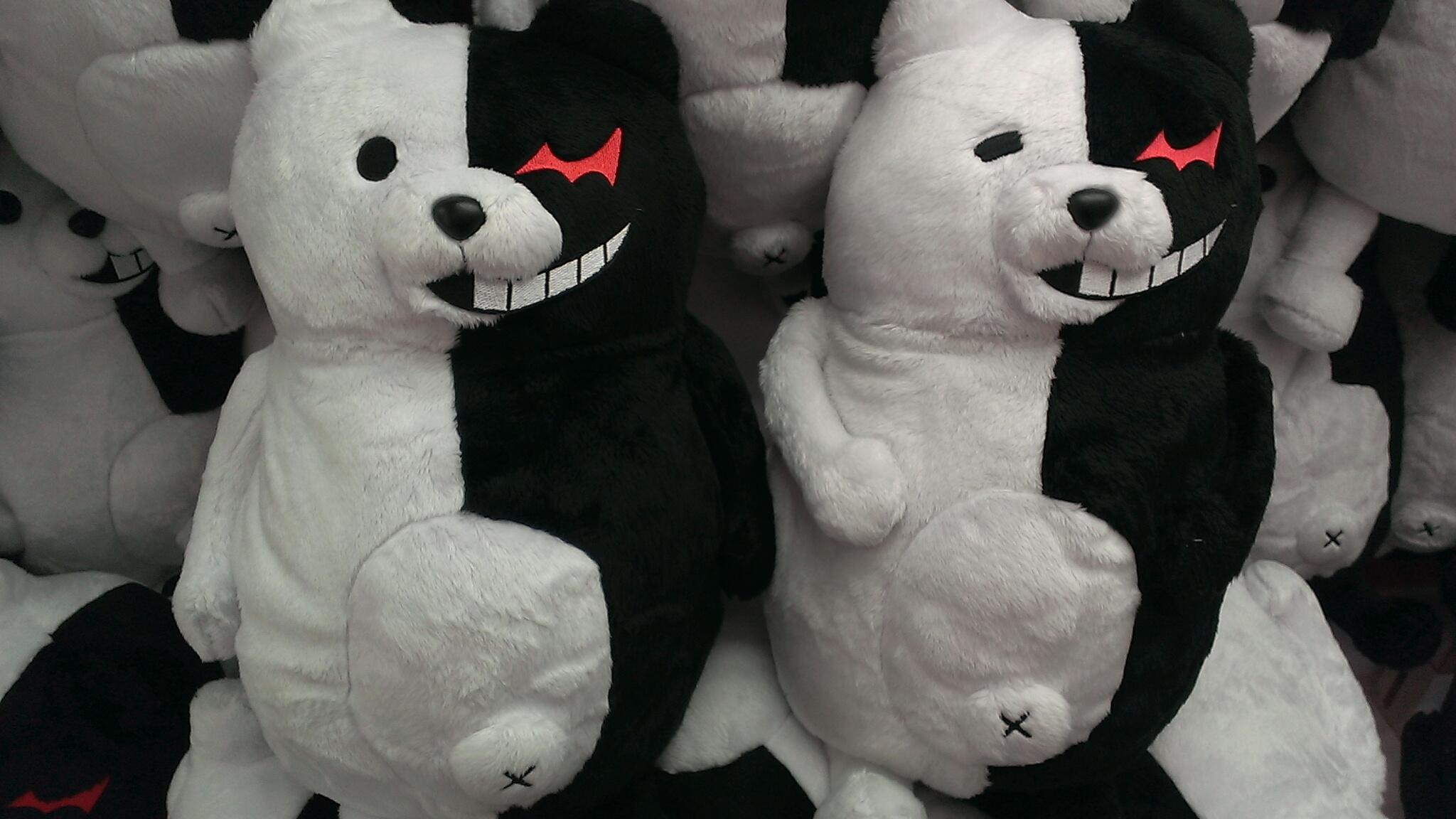 タイトーステーション 難波店 ダンガンロンパ 希望の学園と絶望の高校生 The Animation モノクマbigぬいぐるみ またしてもモノクマぬいぐるみ 難波店をジャックです そしてやはり可愛い ノ 憎たらしいセリフを聞きたくなります Http T Co