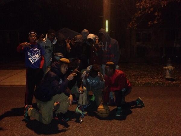 weLOVEyouKC_'s tweet photo. , #Kelvember http://t.co/vOhAcjXRJ6