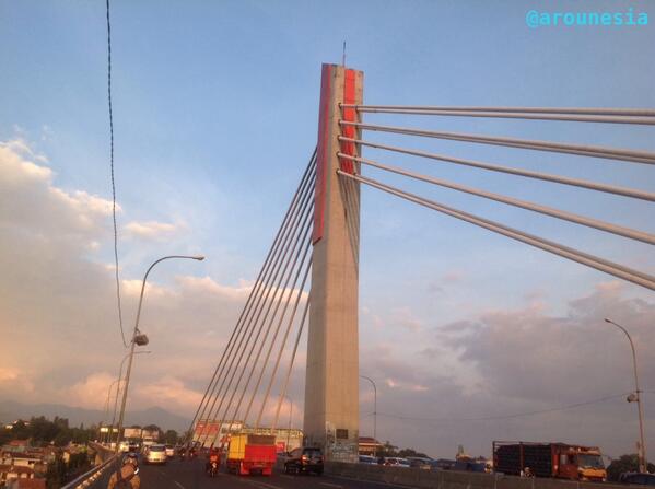 arounesia's tweet photo. Senja sore ini dikota bandung. indah indah indah http://t.co/COPRsl0S4n