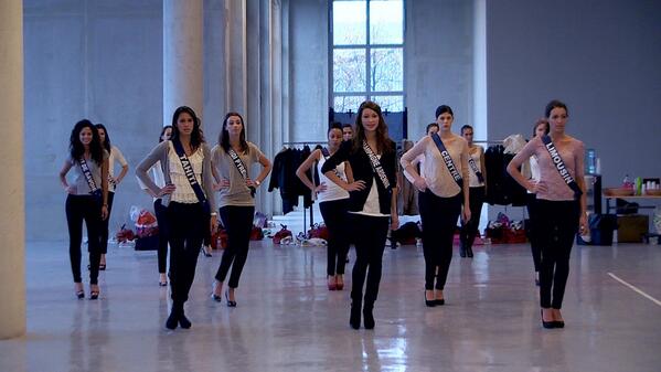 MissFranceTF1's tweet photo. #MissFrance 
Les Miss ont commencé à travailler les chorégraphies. 
Regardez ▶ http://t.co/q3YBDrU1Ew http://t.co/IeFy8IFyoR