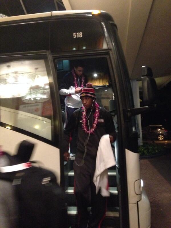 It's been a long day of travel, but the <a href="/DaytonFlyers/">Dayton Flyers</a> have made it to Maui! #MauiHoops