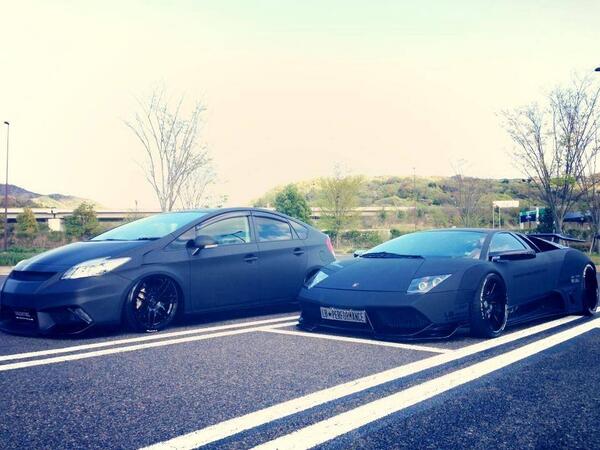 twsfareham's tweet photo. Pretty nice for a daily. And the Prius isn't bad either. http://t.co/IPnjNjFTNf