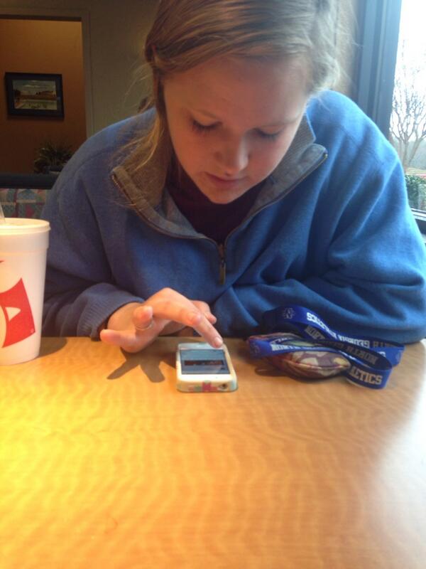 olivia_hall_'s tweet image. Breakfast with the best #malpal