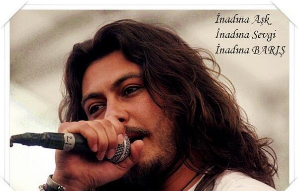 Barış Akarsu şimdi bizlerle olsaydı , konserler verseydi #NasıldaGüzelOlurdu ... 

ÇOK ÖZLEDİK SENİ GENÇ ADAM !!