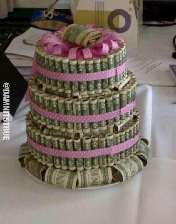 Boatmanuna's tweet photo. Retweet if you want this cake for your birthday. http://t.co/bMxPOejGcF