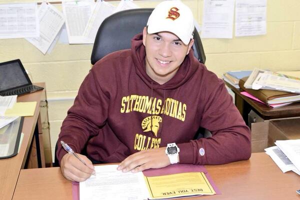 MikeMirandaGolf's tweet photo. @AJGAGolf 
Michael Miranda 
St Thomas Aquinas College http://t.co/u5q2G3kRqw