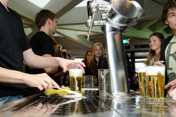 Stuur ook uw <a href="/Steenberge_/">Steenberge</a> Premium Pilsener foto-feestmomenten zoals hier bij #Grandcafeberlin in #Diemen