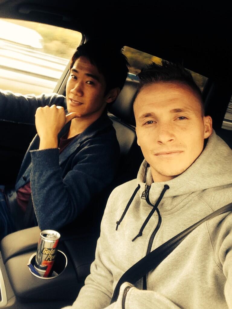 Shinji Kagawa 香川真司 With Alexbuttner 28 After Training Please Follow Him Http T Co Mzag2lrysk