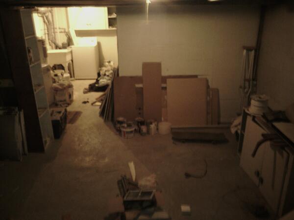 Rexburton13's tweet photo. ..And lastly @Oddloftca studio umm C or D or who cares! Finally a stress free and safe environment to focus in http://t.co/rggdP4dJqx