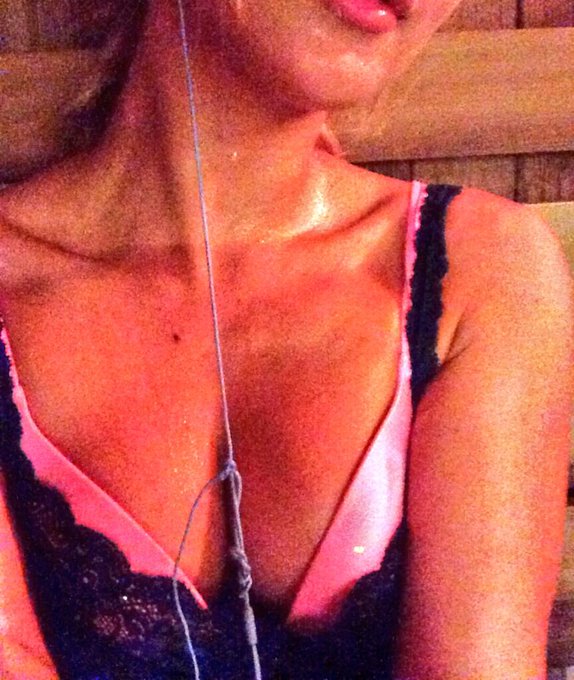 Let's start this #FriskyFriday off in the sauna ☺?
@Playboy @PlayboyDotCom @PlayboyRadio @playboyTW @PlayboyTV
