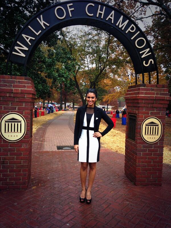 MissAmerica's tweet photo. Here at the #WalkOfChampions touring @OleMissRebels today! #TheGrove http://t.co/nYE0bT7QOt