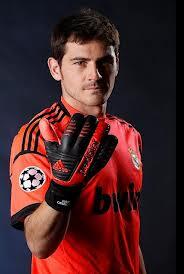 RealMadridDC's tweet photo. El mejor portero del mundo. http://t.co/SF2NFsLRah