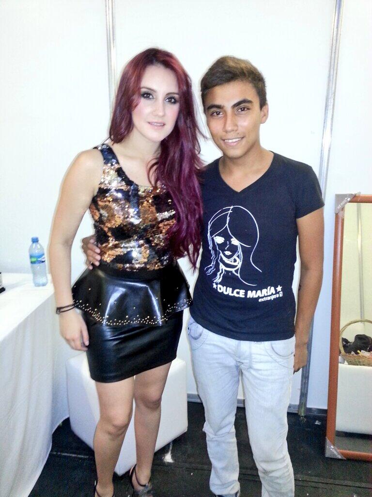 Dulce Maria. [10] - Page 13 BZsHAbvCAAEvFU4