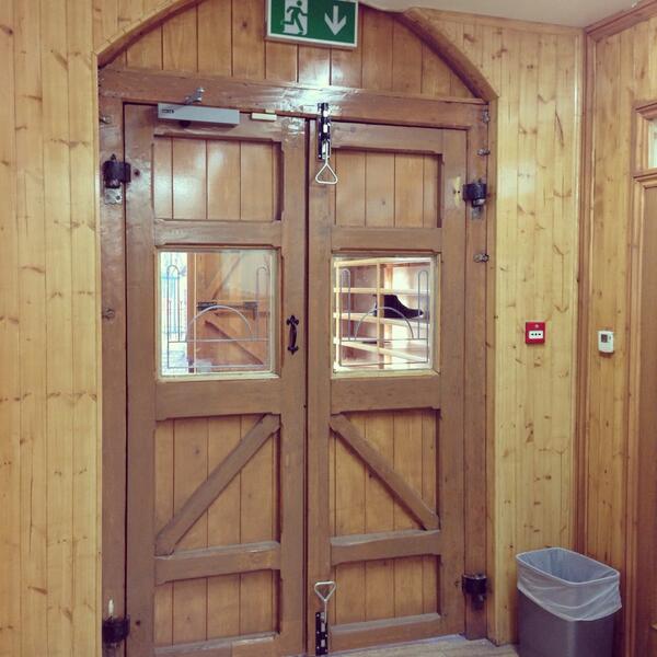 BillbasDesign's tweet image. Door at Kurdish cultural centre