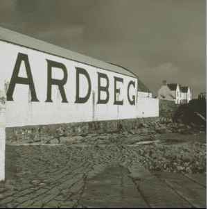 theLocalSip's tweet photo. The peatiest of all. Ardbeg tasting @WinfieldFlynn  http://t.co/Rw0RJ11kF5 http://t.co/BjU414de0L