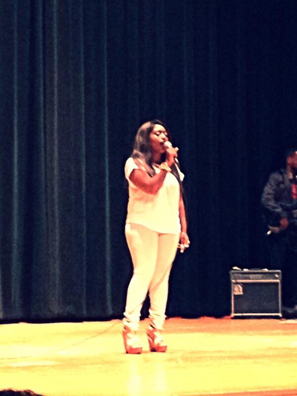 djastro817's tweet image. @SublimeMisfit silly as hell... But sings like an angel I promise #AlphApollo