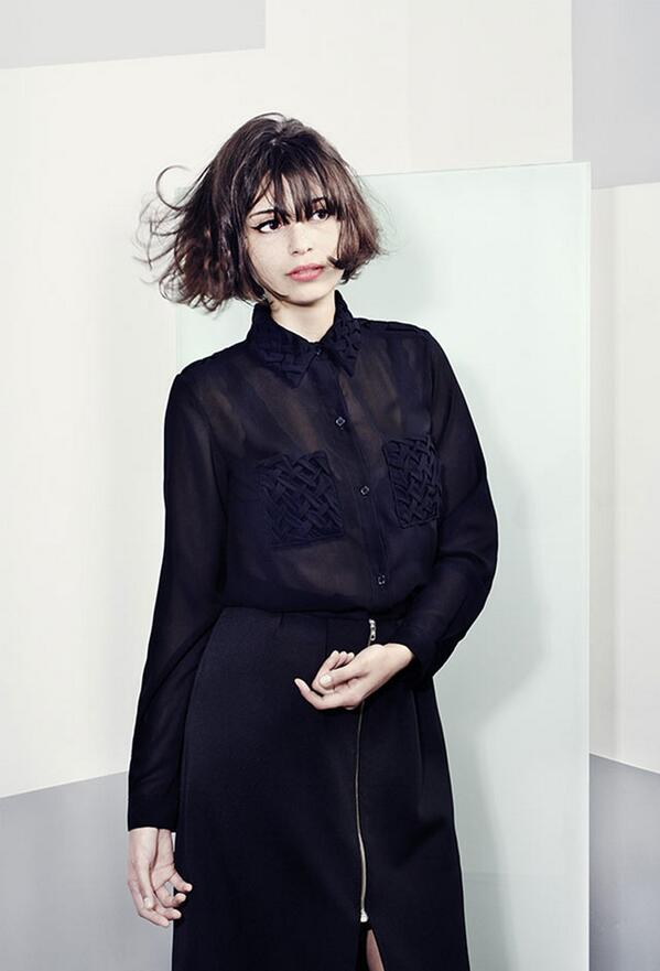 VogueSpain's tweet photo. Así es #CuervoStore y así es su primera colección de moda para ellas en #MyLittlePleaschhures http://t.co/oVo4jDeLpX http://t.co/vmhsBGleBr