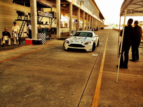 DMoxlow's tweet photo. Aston Vantage GT4 http://t.co/SMW0vt5ypg