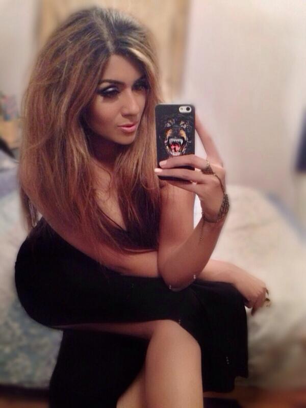 shoools_lais's tweet image. Girl about town #macstuff